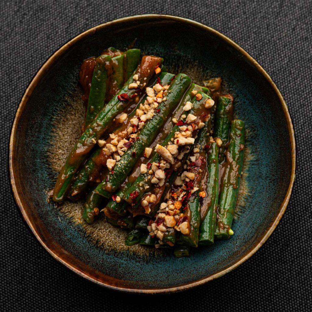 Zielona fasolka w kremie orzechowym